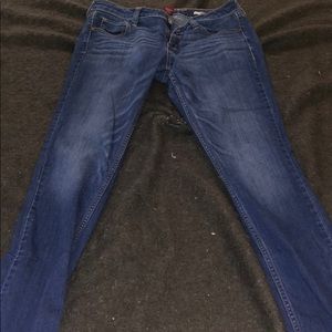 Size 9 average length Arizona jeans!